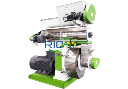 The CZLH520 grass pellet machine has a capacity of 2.8 to 3.0 tons per hour.