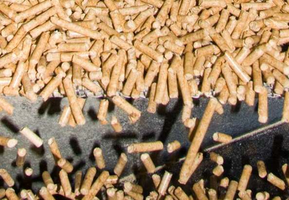 Straw pellets produced on the straw pellet production line.