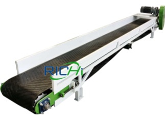 Belt conveyor for efficient and smooth material transfer.