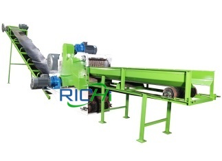 Extended inclined feed chute wood chipper