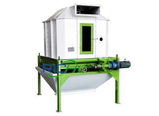 A fast-acting counterflow cooler for the rapid cooling of biomass pellets.