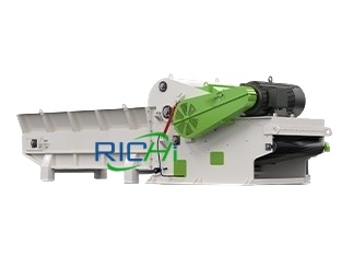 High-capacity, high-efficiency wood board chipper.