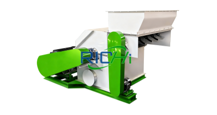 A forage crusher that is energy-efficient