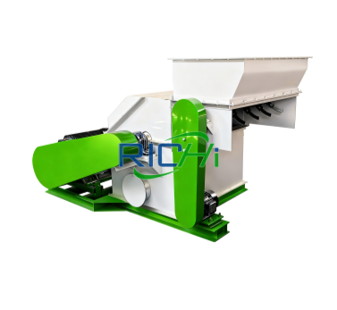 A large-capacity forage shredder with a high efficiency rating.