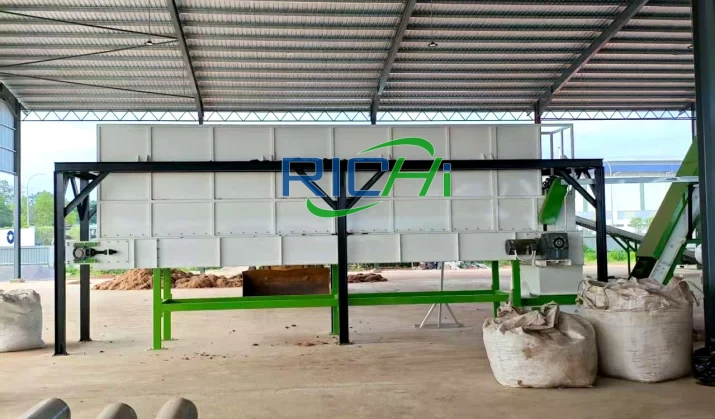 Large-scale storage bin